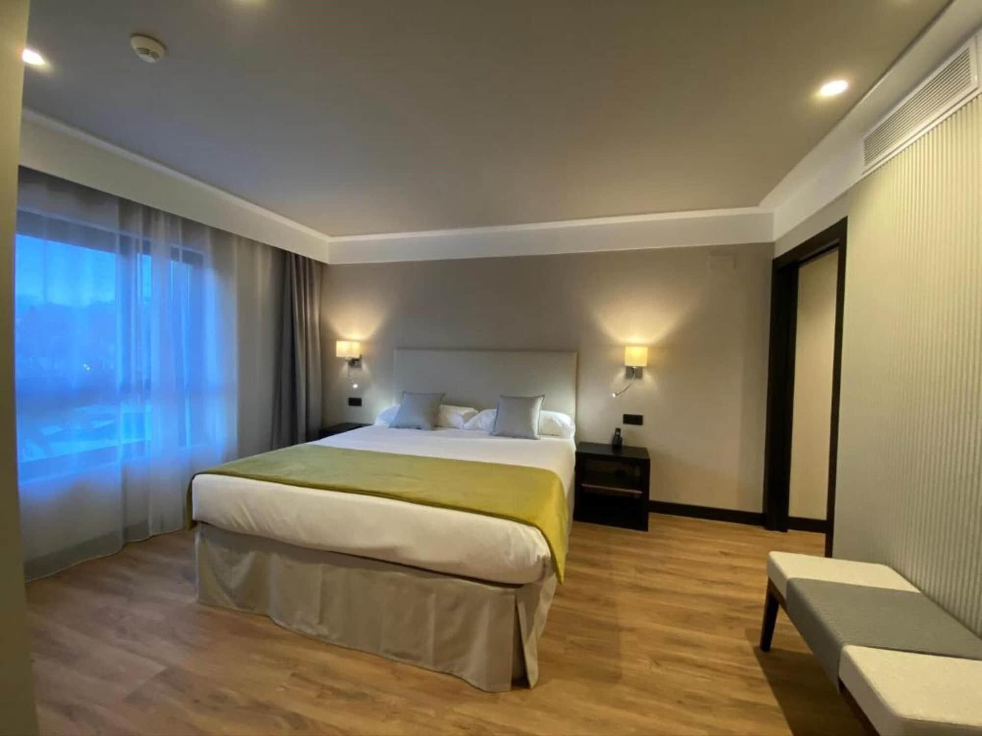 Hotel Parque Real ซิวดัดเรอัล ภายนอก รูปภาพ